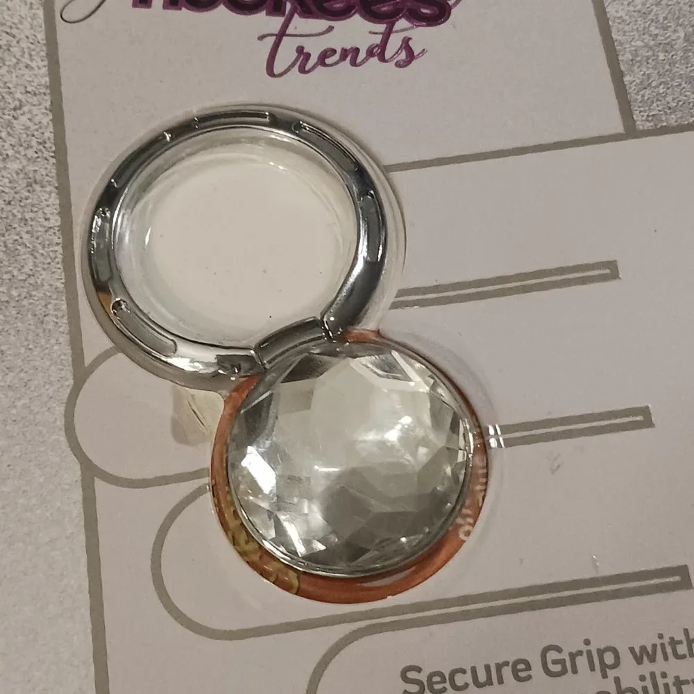 NWT! RING GRIP FOR CELLPHONES